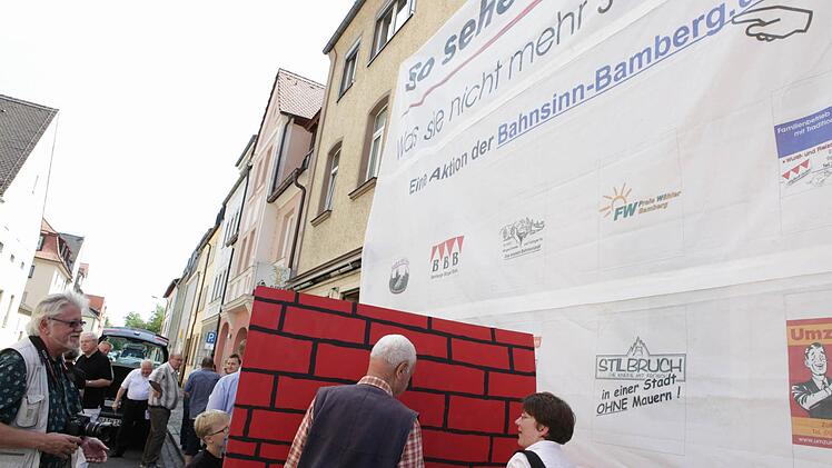 Wird der Mauerbau durch Bamberg vertagt? Die Gegner (Archivbild: Harald Rieger) sind verhalten optimistisch.