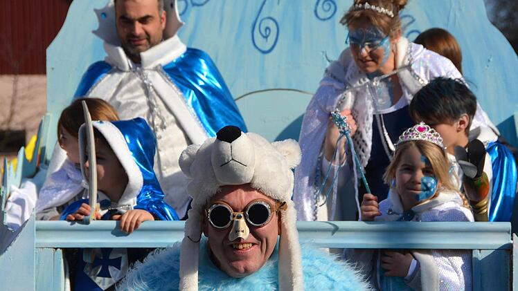 Faschingszug Rosenmontag in Waldfenster Foto: Peter Rauch