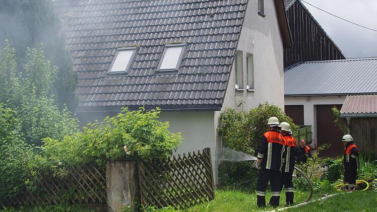 Brand in Lahm. Foto: Hartmut Neubauer