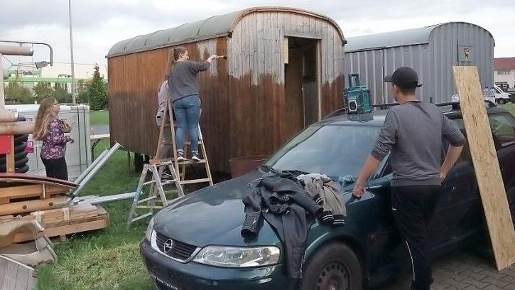 Der Bauwagen soll zum Treff für die Altendorfer Jugendlichen werden. Er wurde im letzten Jahr gründlich saniert und renoviert. Foto: p