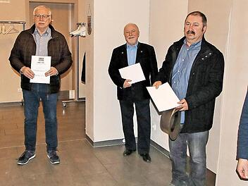 Kommunale Dankesurkunden bekamen die ehemaligen Rannunger Gemeinderäte, Franz Wolf, Rudolf Berninger, Wolfgang Röder und Harald Leurer (v.l.) von Bürgermeister Fridolin Zehner (rechts).