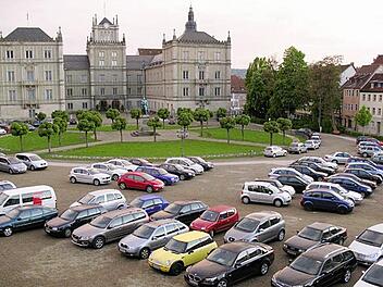 Eine Tiefgarage unter dem Schlossplatz ist seit 1977 Thema in Coburg. Foto: CT-Archiv