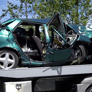 Waldbüttelbrunn: Mutter mit zwei Kindern bei Unfall schwer verletzt