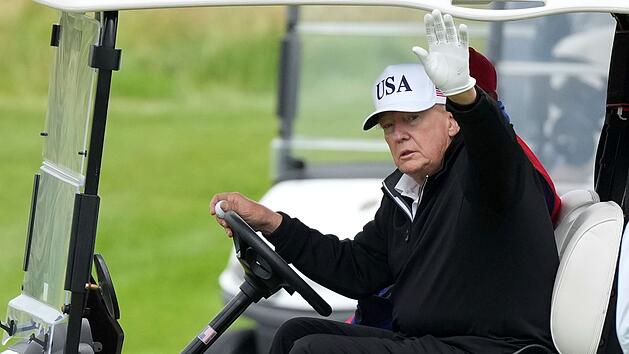 US-Präsident Trump besucht Schottland