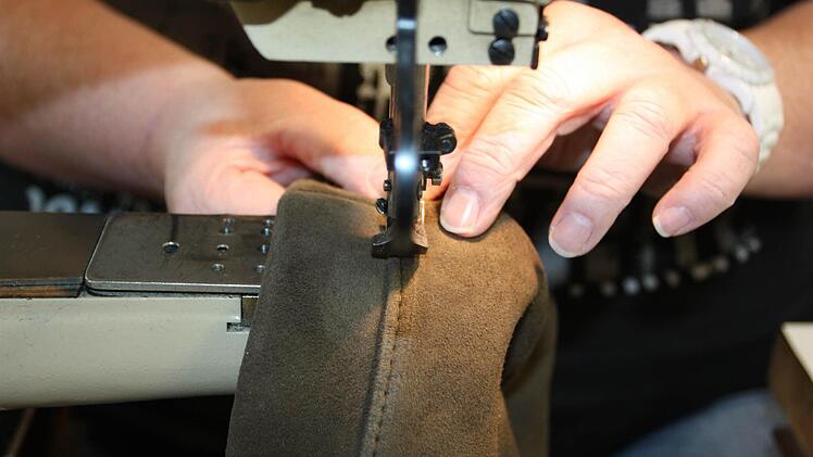 So wächst die Mütze zusammen.