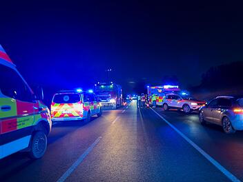 B85-Unfall mit mehreren Verletzten am Sonntagnachmittag