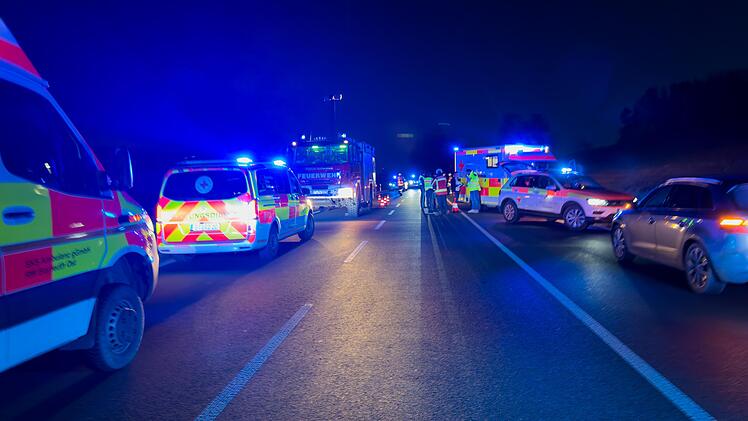 B85-Unfall mit mehreren Verletzten am Sonntagnachmittag