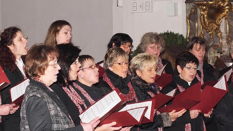 Rhythmus betont waren die Musikstücke, die die Frauen der Liedertafel für ihren Auftritt ausgewählt hatten.