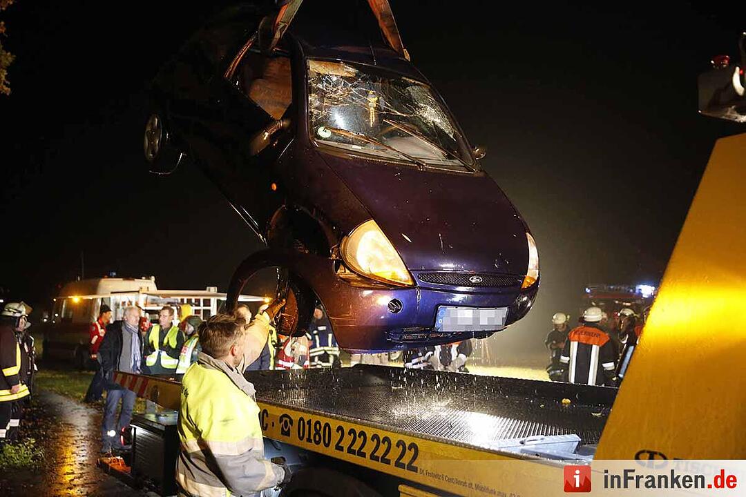 Pkw rollt bei Theres in Main: 23-Jährige stirbt