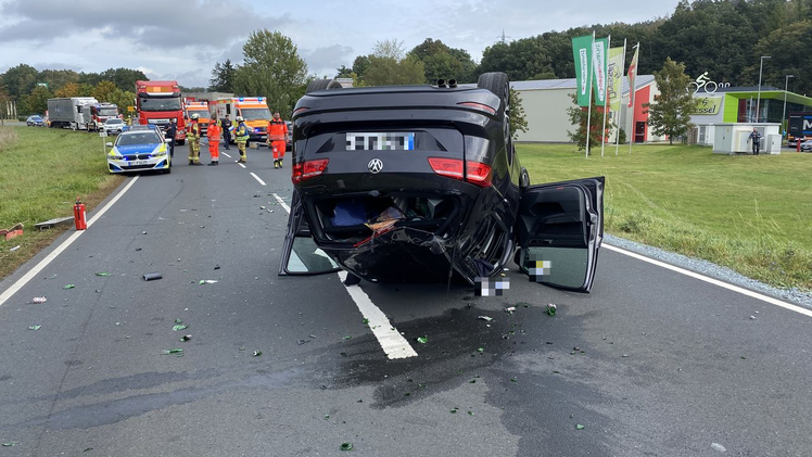 Auto überschlägt sich bei Kronach