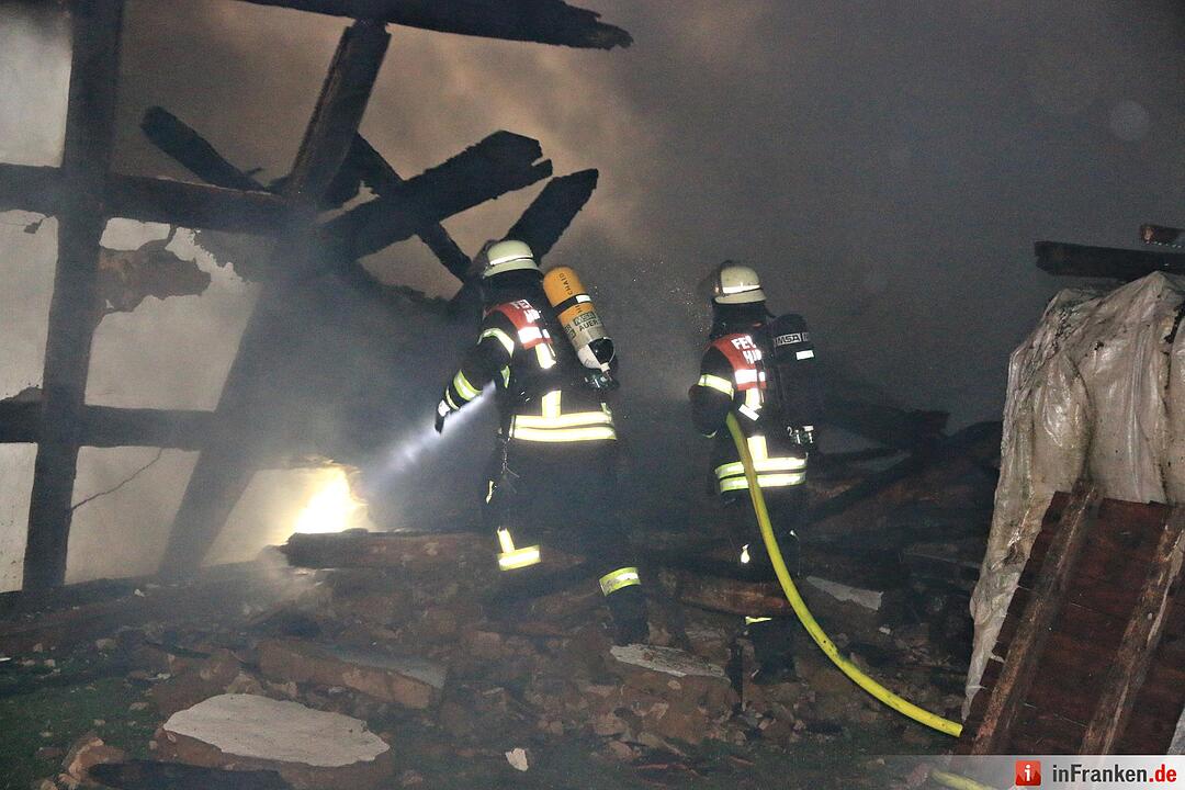 Großeinsatz: Scheunenbrand in Seigendorf