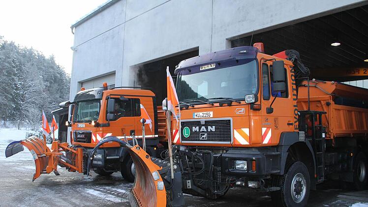 Die Schneeräumfahrzeuge sind moderne Hightech-Maschinen: Die Streubreite ist ebenso einstellbar wie der Salzgehalt.  Fotos: Sonja Adam