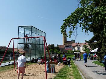 Anziehungspunkt war der Aussichtsturm auf der Böhmerwiese mit dem freien Blick auf das Gärtnerland.                 Fotos: Marion Krüger-Hundrup
