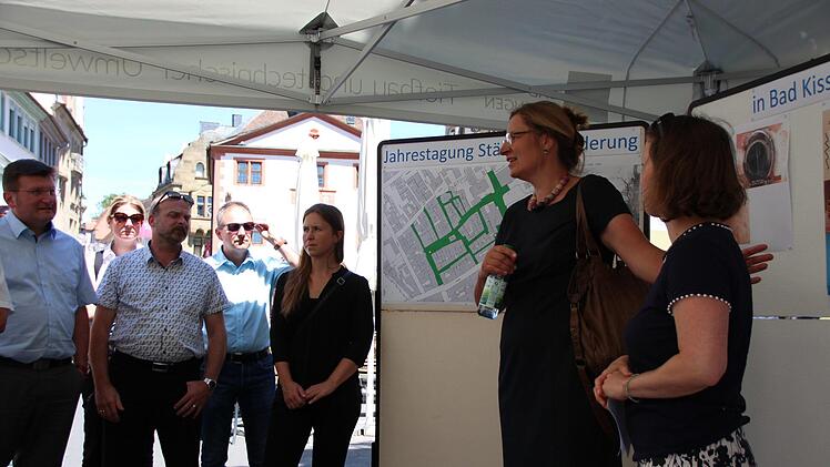 Stadtrundgang der Tagungsteilnehmer der unterfränkischen Jahrestagung Städtebauförderung. Foto: Benedikt Borst