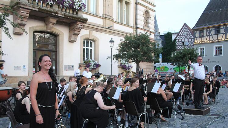 Das sinfonische Orchester Kasendorf unter der Leitung von Thomas Eschenbacher.  Foto: Sonny Adam