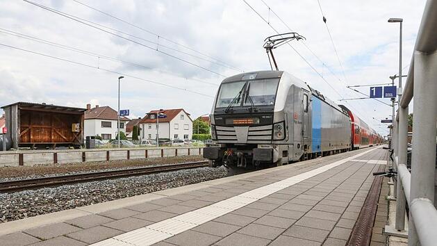 Falls es beim bestehenden Gemeinderatsbeschluss bleibt, wird der Hirscheider Bahnhof ert&uuml;chtigt. Daf&uuml;r ist auch die Bahn AG. Aber rund die H&auml;lfte der Einwohner ist f&uuml;r eine Verlegung des Haltepunkt an den Leimh&uuml;ll.Barbara Herbst