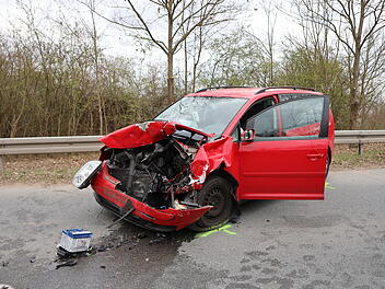 Schwerer Unfall in Erlangen: Mehrere Verletzt - auch Kind (8) darunter