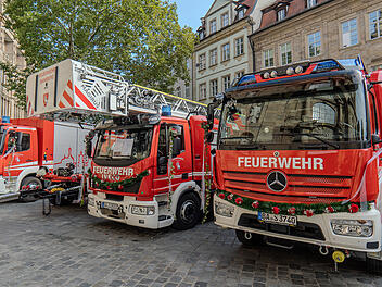 Sechs Einsatzfahrzeuge der Feuerwehr Bamberg feierlich gesegnet Sechs Einsatzfahrzeuge der Feuerwehr Bamberg feierlich gesegnet