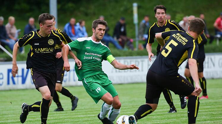 Szene vom Landesliga-Spiel SV Friesen - SpVgg Bayreuth II. Foto: Heinrich Weiß