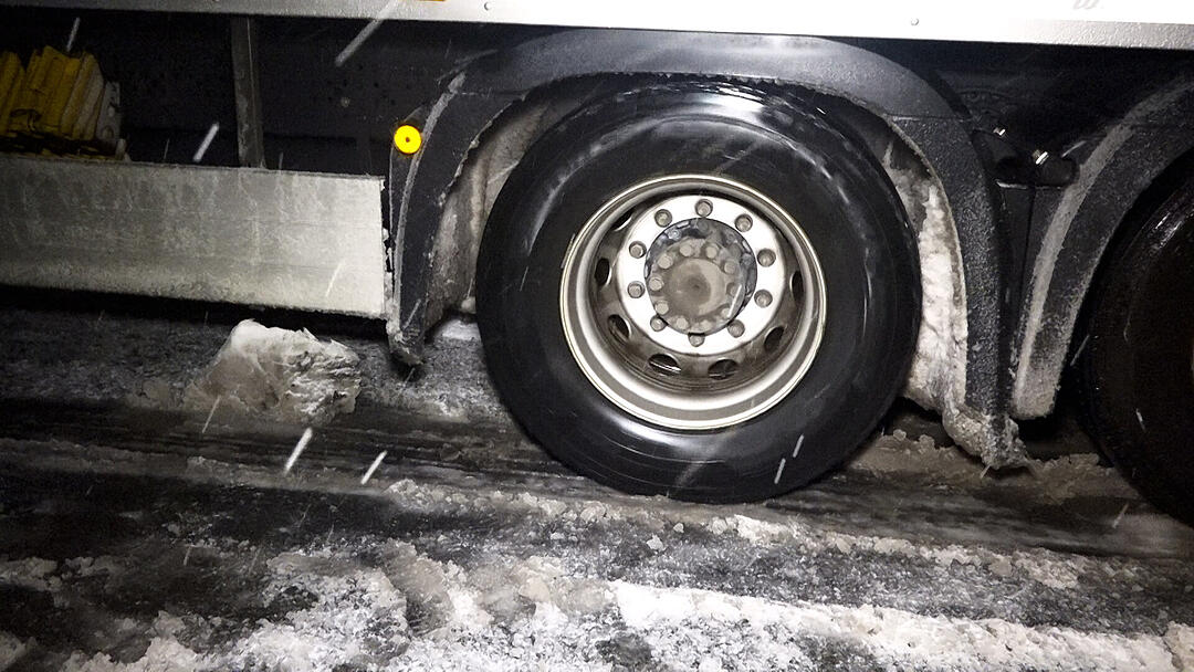 Glätte und Schneefall