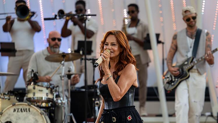 Andrea Berg geh&ouml;rt zu den zahlreichen Star-G&auml;sten der Sommerausgabe der "Giovanni Zarrella Show".