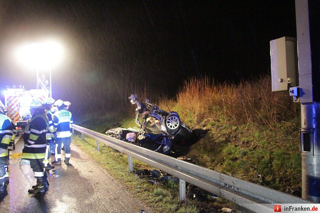54-Jähriger stirbt bei schwerem Unfall auf A9