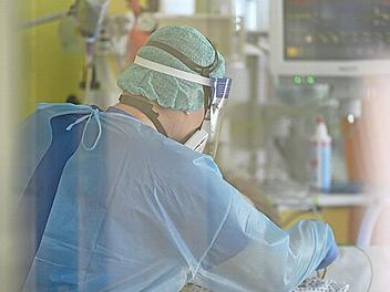 Die Versorgung der Patienten muss in der Corona-Krise an erster Stelle stehen, doch dazu müssen sich Kliniken auf eine gesicherte Finanzierung verlassen können.