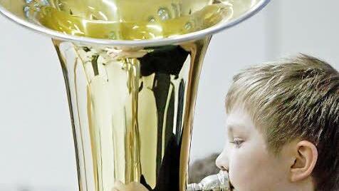Tim Tietze an der Tuba