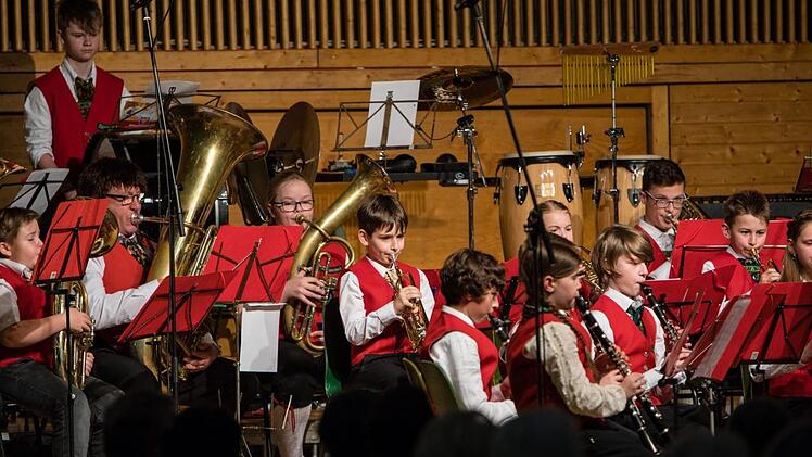 Impressionen vom Weihnachtskonzert in der Franz-Goebel-Halle in RödentalFoto: Vincent Kaibarta