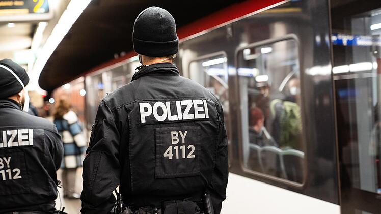 Coronavirus - 3G Kontrollen im Nürnberger ÖPNV