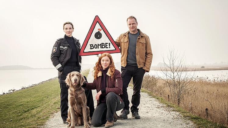 Hannah Wagner (Jana Klinge, links), Jule Christiansen (Marleen Lohse) und Hauke Jacobs (Hinnerk Sch&ouml;nemann) bekommen es im neuen Fall mit viel Z&uuml;ndstoff zu tun.