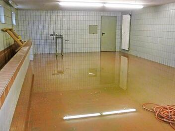 So sieht es im Schlauchtrocknungsraum der Wehr nach starken Niederschlägen aus. Fotos: Konrad Götz
