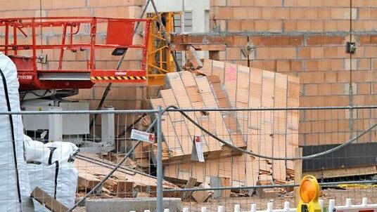 Auf dem Klingenwiesen stürzte eine Mauer ein.  Foto: Michael Busch