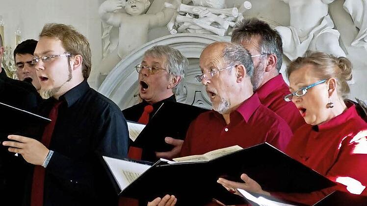 Im festlichen Barock-Ambiente von Kloster Banz begeisterte der Chor "Ziemlich beste Stimmen" mit seiner Ausdruckskraft und Klangkultur.Foto: Jochen Berger