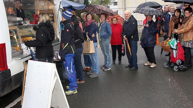 Beim Ostermarkt in Grub war der Andrang riesig. Foto: Michael Stelzner