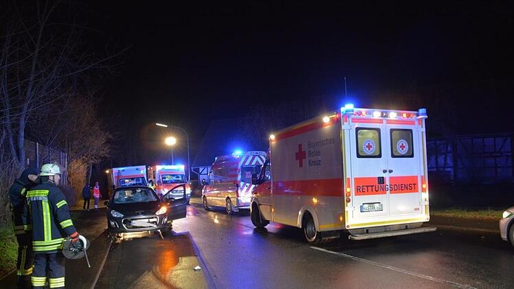 Lebensgefährliche Verletzungen erlitt eine Fußgängerin bei einem Verkehrsunfall.  Zwei weitere Fußgänger wurden schwer bzw. leicht verletzt. Foto: Hanns Friedrich