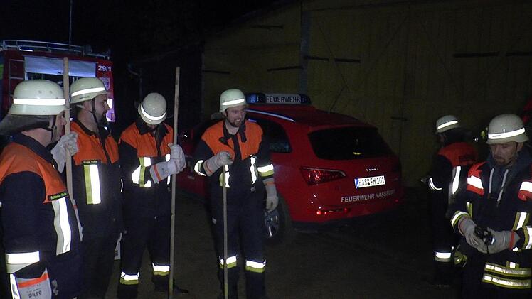 Mit fast 70 ehrenamtlichen Einsatzkräften waren die Feuerwehren aus Haßfurt, Uchenhofen und Mechenried zur Schweinejagd ausgerückt.
