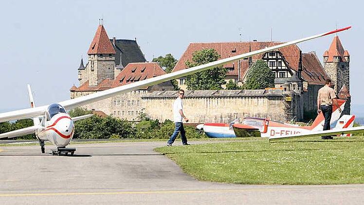 Der Verkehrslandeplatz auf der Coburger Brandensteinsebene soll 2019 geschlossen werden. Foto: CT-Archiv
