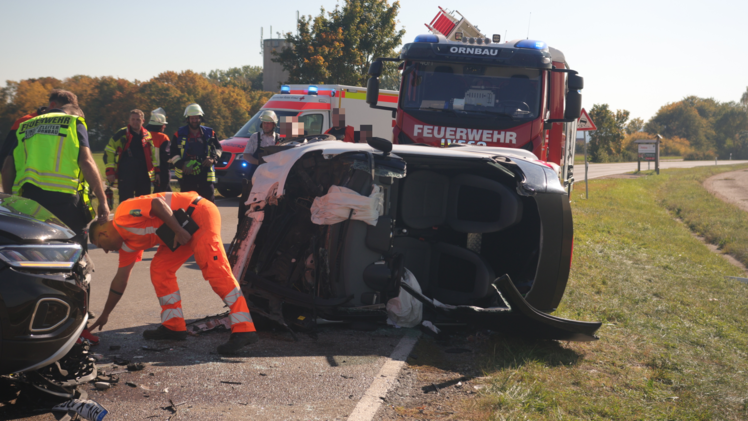 Schwerer Unfall im Landkreis Ansbach mit drei Verletzten