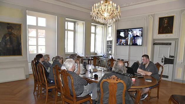 Diskutanten bei der ersten Skypekonferenz des St&auml;dtepartnerschaftsvereins Coburg Foto: David Schmitt