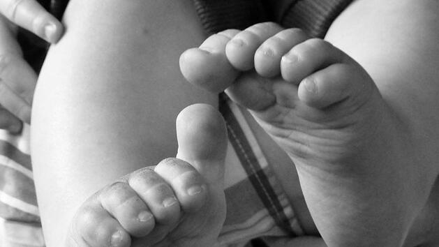 Im nordrhein-westf&auml;lischen Hagen hat ein 30-J&auml;hriger seinen einj&auml;hrigen Pflegesohn zu Tode misshandelt. Nun muss er f&uuml;r 12 Jahre in Haft. Symbolfoto: pixabay.com/Counselling