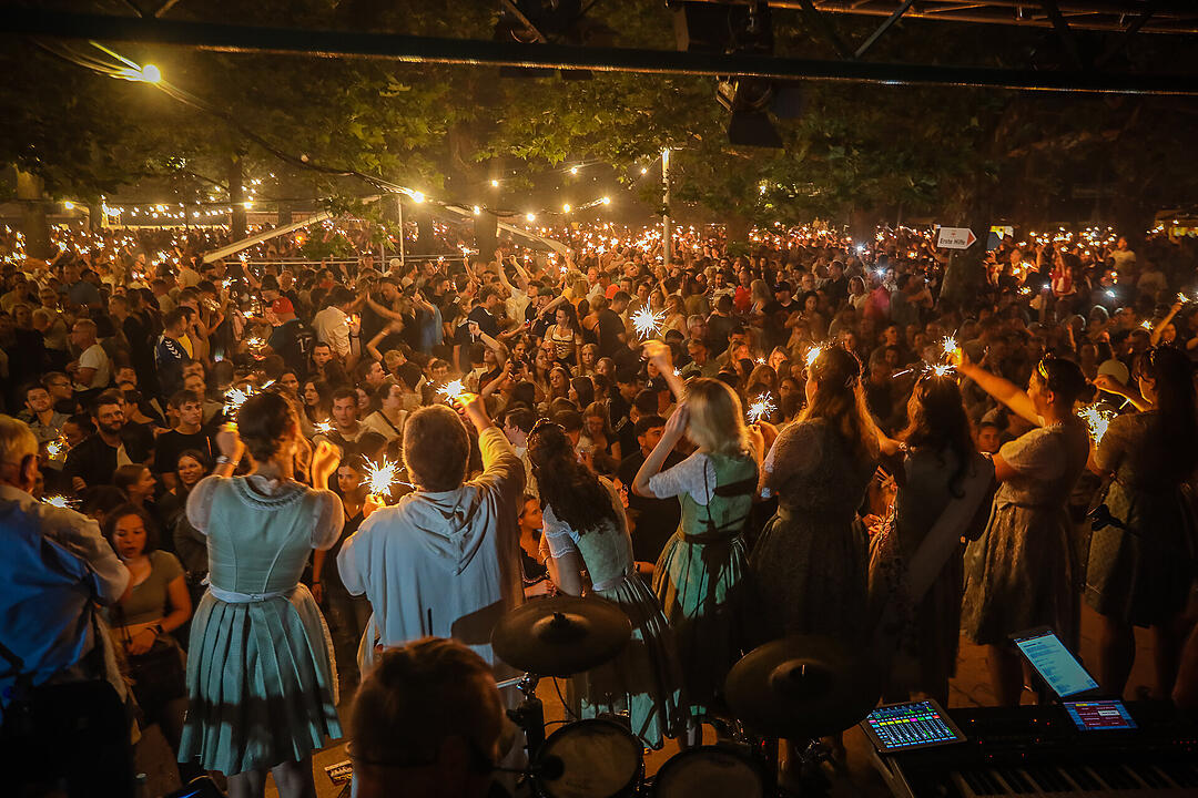 Impressionen vom größten Weinfest in Franken!