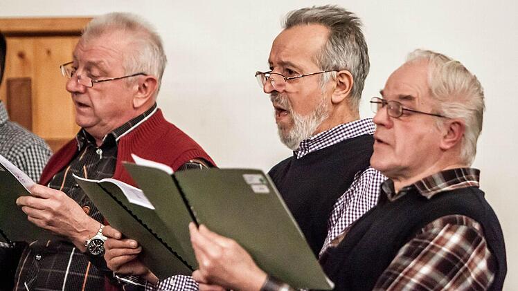 Impressionen von der Probenarbeit an Helmut Mitzenheims "Weihnachtsoratorium".Foto: Jochen Berger