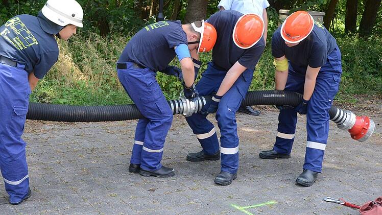 Stegaurach: Bei 36 Grad Celsius - Junge Feuerwehrler treten Kreisjugendleistungsmarsch an
