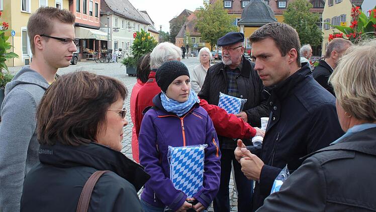 Auch Stefan Müller stand Rede und Antwort. Foto: Andreas Dorsch