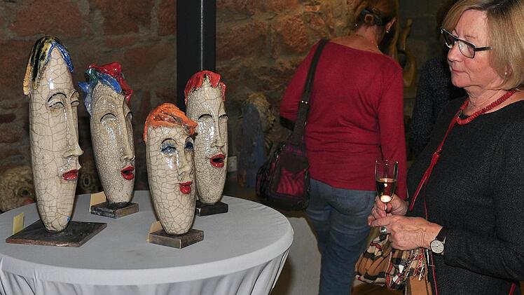 "Schau mal..." hieß die Ausstellung in der Mainmühle, und dieser Aufforderung kamen die Besucher nach.