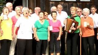 Der Gesangverein Liederkranz singt für die Gemeinde