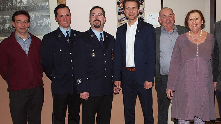 Kommandantenwahl bei der Feuerwehr Lichtenfels (von links): Peter Zillig, stellvertretender Kommandant Ralf Hönninger, Kommandant Andreas Lehe, Vorsitzender und Bürgermeister Andreas Hügerich, Feuerwehrreferent Roland Lowig, Angelika Seidel, Feuerwehrreferent Otto Dinkel.  Fotos: Alfred Thieret