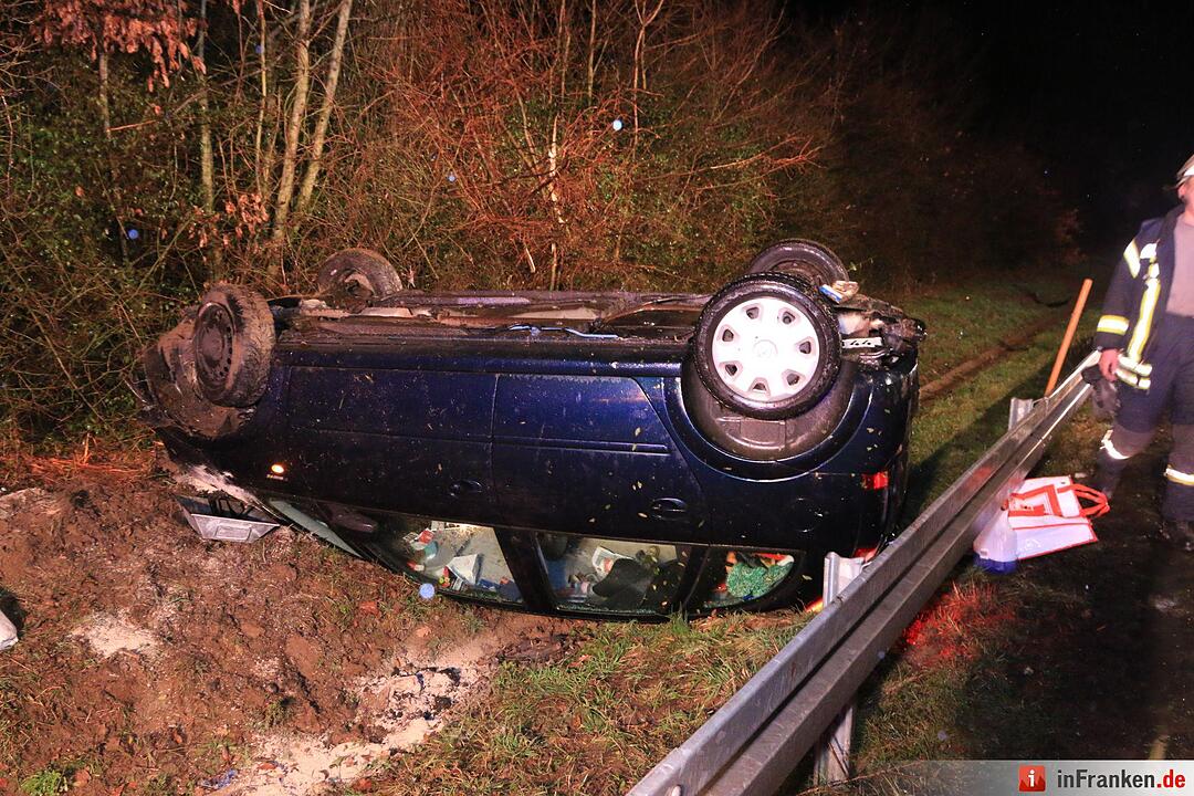 Auto überschlägt sich auf A73 bei Eggolsheim