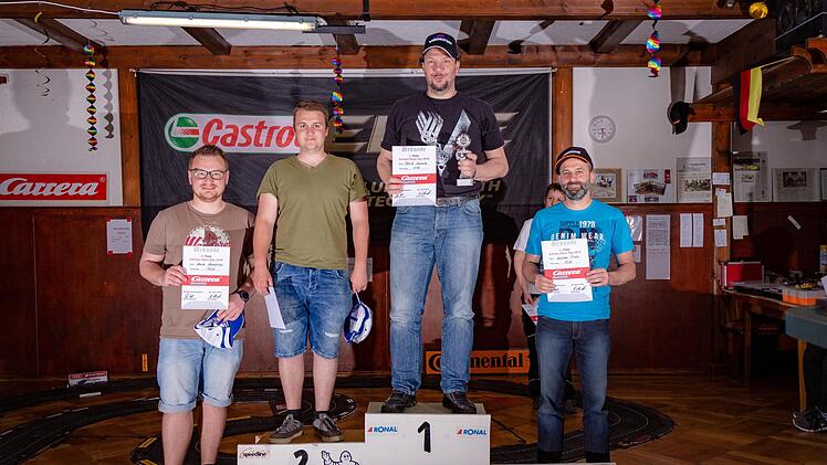 Bei den Erwachsenen gab es nur Sieger, denn zwei Spieler landeten Punktgleich auf Platz zwei.